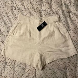 NWT Abercrombie & Fitch white linen shorts